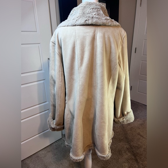 Jones New York Penny Lane Ivory Faux Suede Shearling Coat, Size L - Picture 4 of 8
